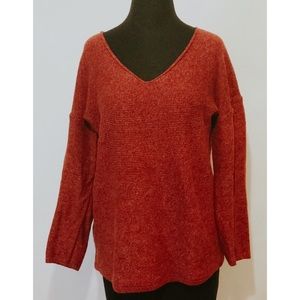 Old Navy V Neck Sweater in Rust, Size Large